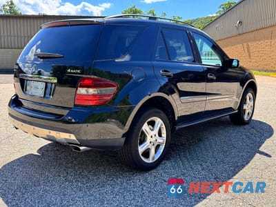 Czwarte zdjęcie samochodu z boku: 2008 MERCEDES-BENZ ML 350 VIN:4JGBB86E78A303279 - miniatura