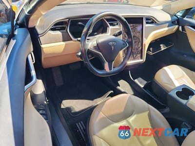 Zdjęcie 8 z 12 samochodu: 2013 TESLA MODEL S VIN:5YJSA1DN5DFP09094 - miniatura