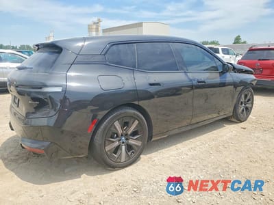 Trzecie zdjęcie samochodu z tyłu: 2023 BMW IX XDRIVE50 VIN:WB523CF02PCM84959 - miniatura