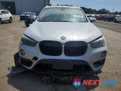 Piąte zdjęcie samochodu w środku: 2018 BMW X1 XDRIVE28I VIN:WBXHT3C36J5K22051 - miniatura