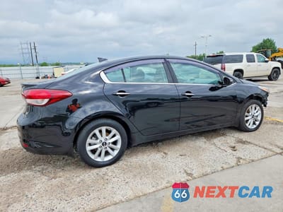 Trzecie zdjęcie samochodu z tyłu: 2017 KIA FORTE S VIN:3KPFL4A76HE125530 - miniatura