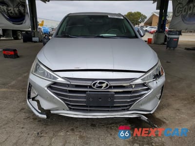 Piąte zdjęcie samochodu w środku: 2019 HYUNDAI ELANTRA SEL VIN:KMHD84LF7KU767711 - miniatura