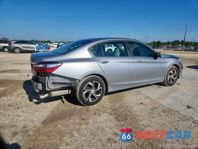 Trzecie zdjęcie samochodu z tyłu: 2017 HONDA ACCORD LX VIN:1HGCR2F36HA175828 - miniatura