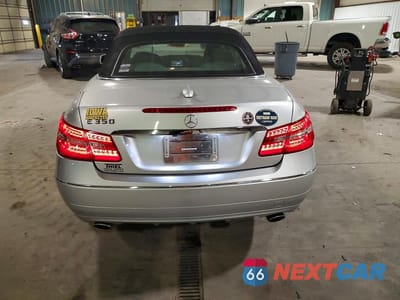 Zdjęcie 6 z 12 samochodu: 2012 MERCEDES-BENZ E 350 VIN:WDDKK5KF2CF139734 - miniatura