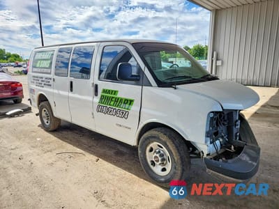 Czwarte zdjęcie samochodu z boku: 2003 GMC SAVANA G3500 DELIVERY VAN VIN:1GTHG35U431221322 - miniatura