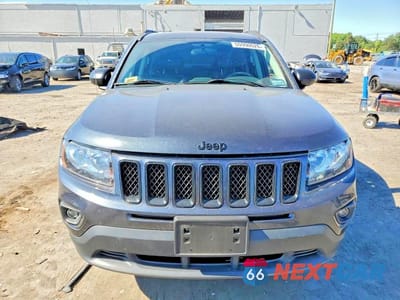 Piąte zdjęcie samochodu w środku: 2015 JEEP COMPASS SPORT VIN:1C4NJCBA4FD210970 - miniatura