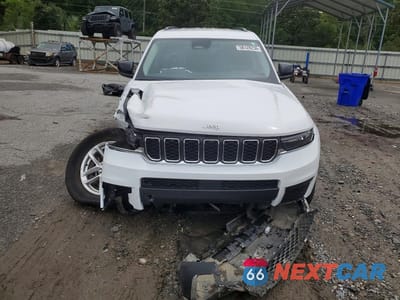 Piąte zdjęcie samochodu w środku: 2023 JEEP GRAND CHEROKEE L LAREDO VIN:1C4RJJAG5P8901723 - miniatura