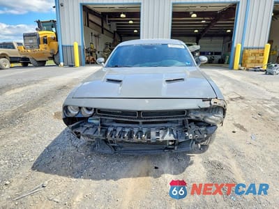 Piąte zdjęcie samochodu w środku: 2016 DODGE CHALLENGER SXT VIN:2C3CDZAG1GH336624 - miniatura