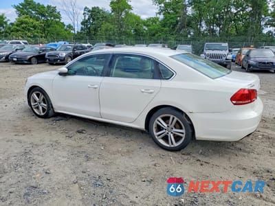Drugie zdjęcie samochodu z przodu: 2014 VOLKSWAGEN PASSAT SE VIN:1VWBH7A32EC015878 - miniatura