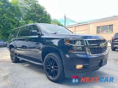 2017 CHEVROLET SUBURBAN K1500 LT 1GNSKHKC4HR251367 - główne zdjęcie licytacji z USA - miniatura