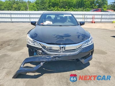 Piąte zdjęcie samochodu w środku: 2017 HONDA ACCORD SPORT VIN:1HGCR2F51HA142088 - miniatura