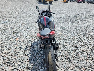 Czwarte zdjęcie samochodu z boku: 2021 KAWASAKI EX650 M VIN:ML5EXEM18MDA36497 - miniatura