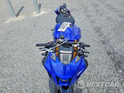 Piąte zdjęcie samochodu w środku: 2025 YAMAHA YZFR7 VIN:JYARM38E5SA015812 - miniatura