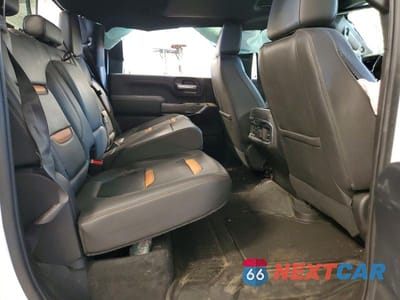 Zdjęcie 10 z 12 samochodu: 2023 GMC SIERRA K3500 AT4 VIN:1GT49VEY8PF232582 - miniatura