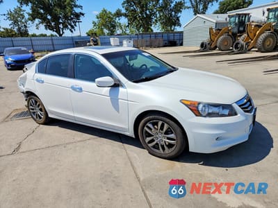 Czwarte zdjęcie samochodu z boku: 2012 HONDA ACCORD EXL VIN:1HGCP3F88CA041323 - miniatura