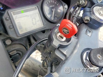 Zdjęcie 8 z 9 samochodu: 2006 HONDA CBR600 F4 VIN:JH2PC35056M702212 - miniatura