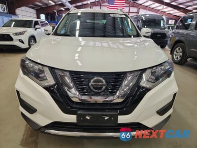 Piąte zdjęcie samochodu w środku: 2018 NISSAN ROGUE SV VIN:KNMAT2MV3JP531196 - miniatura