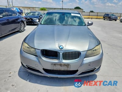 Piąte zdjęcie samochodu w środku: 2009 BMW 335 I VIN:WBAPM73569E190743 - miniatura