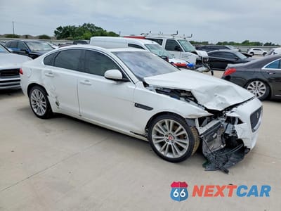 Czwarte zdjęcie samochodu z boku: 2020 JAGUAR XF PREMIUM VIN:SAJBD4FX7LCY83172 - miniatura
