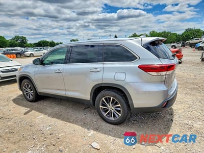 Drugie zdjęcie samochodu z przodu: 2019 TOYOTA HIGHLANDER XLE VIN:5TDKZRFH3KS331137 - miniatura