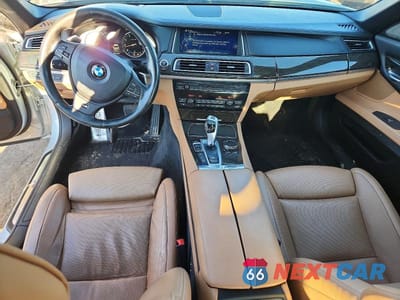 Zdjęcie 8 z 12 samochodu: 2014 BMW 750 LXI VIN:WBAYF8C52ED652591 - miniatura