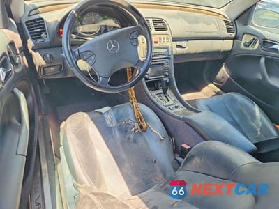 Zdjęcie 8 z 12 samochodu: 2001 MERCEDES-BENZ CLK 430 VIN:WDBLK70G11T085295 - miniatura