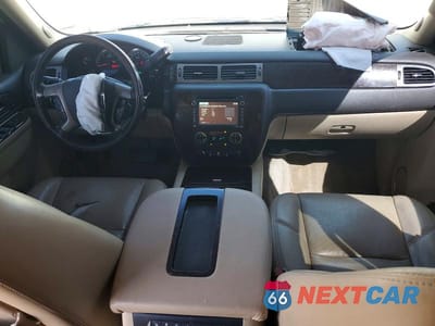 Zdjęcie 8 z 14 samochodu: 2013 GMC YUKON DENALI VIN:1GKS2EEF7DR309421 - miniatura