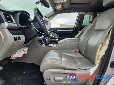 Zdjęcie 7 z 14 samochodu: 2016 TOYOTA HIGHLANDER XLE VIN:5TDJKRFH5GS261597 - miniatura