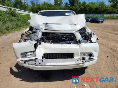 Piąte zdjęcie samochodu w środku: 2011 TOYOTA 4RUNNER SR5 VIN:JTEBU5JR5B5056413 - miniatura