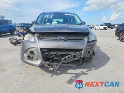 Piąte zdjęcie samochodu w środku: 2014 FORD ESCAPE S VIN:1FMCU0F72EUD22205 - miniatura