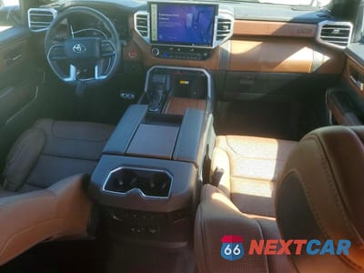 Zdjęcie 8 z 12 samochodu: 2024 TOYOTA TUNDRA 1794 EDITION HV VIN:5TFMC5DB9RX074071 - miniatura