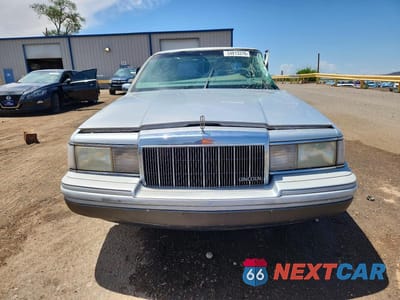 Piąte zdjęcie samochodu w środku: 1994 LINCOLN TOWN CAR SIGNATURE VIN:1LNLM82W4RY630745 - miniatura
