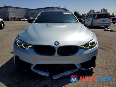 Piąte zdjęcie samochodu w środku: 2018 BMW M4 VIN:WBS4Y9C57JAC86314 - miniatura