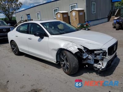 Czwarte zdjęcie samochodu z boku: 2024 VOLVO S60 PLUS VIN:7JRL12TL3RG326554 - miniatura