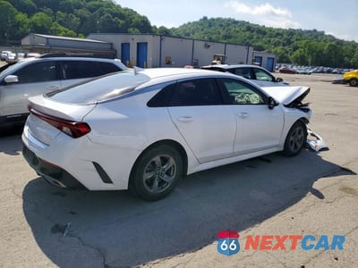 Trzecie zdjęcie samochodu z tyłu: 2022 KIA K5 LXS VIN:5XXG14J20NG123399 - miniatura