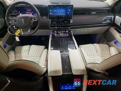 Zdjęcie 8 z 13 samochodu: 2024 LINCOLN NAVIGATOR BLACK LABEL VIN:5LMJJ2TG5REL11115 - miniatura