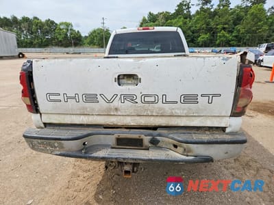 Zdjęcie 6 z 12 samochodu: 2006 CHEVROLET SILVERADO C2500 HEAVY DUTY VIN:1GCHC23U16F136003 - miniatura