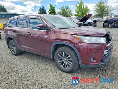 Czwarte zdjęcie samochodu z boku: 2018 TOYOTA HIGHLANDER HYBRID XLE VIN:5TDJGRFH4JS038380 - miniatura