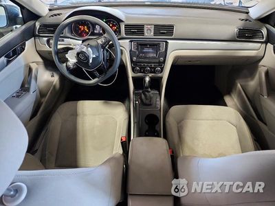 Zdjęcie 8 z 12 samochodu: 2016 VOLKSWAGEN PASSAT S VIN:1VWAT7A36GC023219 - miniatura