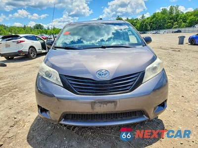 Piąte zdjęcie samochodu w środku: 2013 TOYOTA SIENNA L 7-PASSENGER VIN:5TDZK3DCXDS365568 - miniatura
