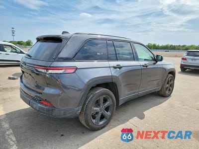 Trzecie zdjęcie samochodu z tyłu: 2025 JEEP GRAND CHEROKEE LIMITED VIN:1C4RJHBG3SC282505 - miniatura