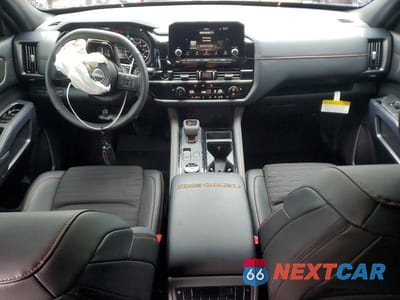 Zdjęcie 8 z 13 samochodu: 2025 NISSAN PATHFINDER ROCK CREEK VIN:5N1DR3BD0SC318156 - miniatura