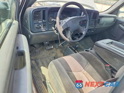 Zdjęcie 8 z 13 samochodu: 2006 CHEVROLET SILVERADO K2500 HEAVY DUTY VIN:1GCHK24U26E147101 - miniatura