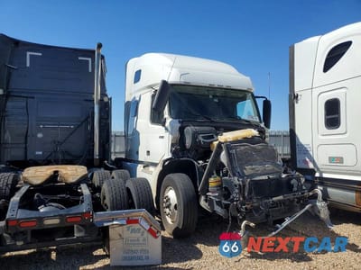 2023 VOLVO VNL SEMI TRUCK 4V4NC9EH8PN334892 - główne zdjęcie licytacji z USA - miniatura