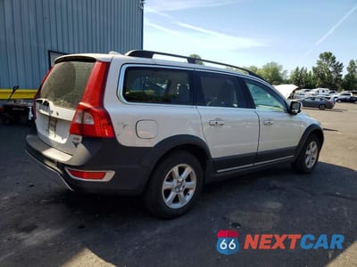 Trzecie zdjęcie samochodu z tyłu: 2013 VOLVO XC70 3.2 VIN:YV4952BZ2D1147272 - miniatura