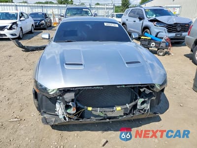 Piąte zdjęcie samochodu w środku: 2020 FORD MUSTANG VIN:1FA6P8TH8L5162154 - miniatura
