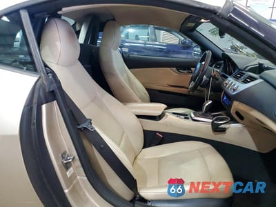 Zdjęcie 10 z 12 samochodu: 2011 BMW Z4 SDRIVE35I VIN:WBALM7C53BE382836 - miniatura