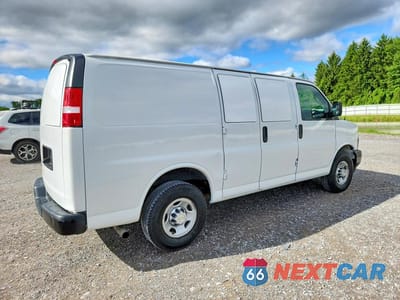 Trzecie zdjęcie samochodu z tyłu: 2020 CHEVROLET EXPRESS G2500 VIN:1GCWGAFP2L1259829 - miniatura
