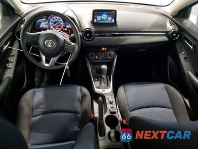 Zdjęcie 8 z 12 samochodu: 2017 TOYOTA YARIS IA BASE VIN:3MYDLBYV1HY185392 - miniatura