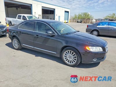 Czwarte zdjęcie samochodu z boku: 2013 VOLVO S80 3.2 VIN:YV1940AS4D1165488 - miniatura